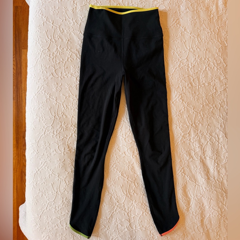 Spiritual Gangster Helena Bra and Kaia Legging Set - Picture 7 of 10